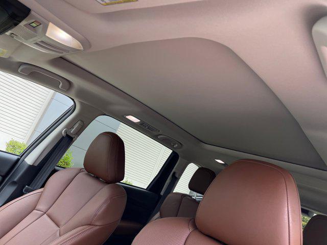 Photo of 2025 Crystal White Pearl Subaru Ascent