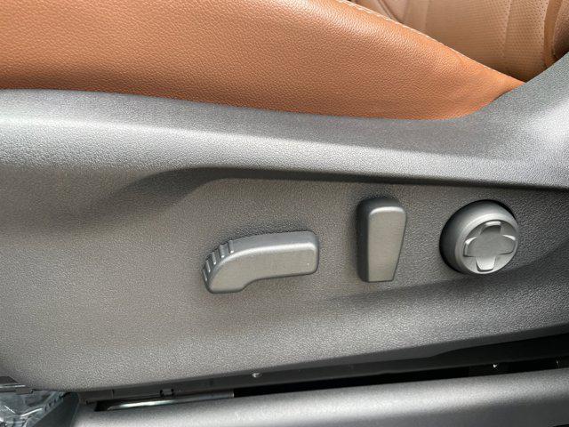 Photo of 2025 Crystal White Pearl Subaru Ascent