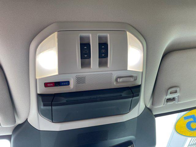 Photo of 2025 Crystal White Pearl Subaru Ascent