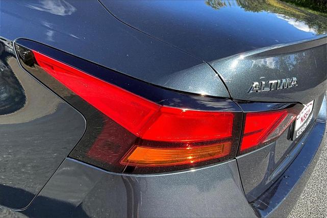 Photo of 2022 Storm Blue Metallic Nissan Altima