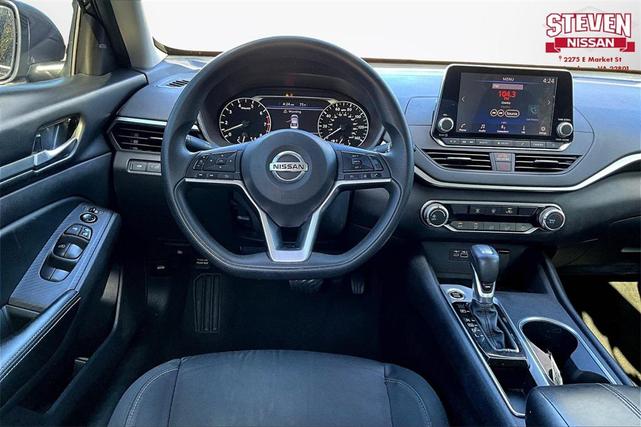 Photo of 2022 Storm Blue Metallic Nissan Altima