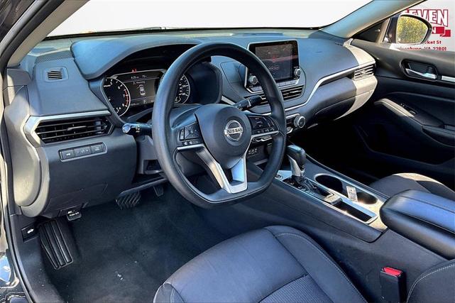 Photo of 2022 Storm Blue Metallic Nissan Altima
