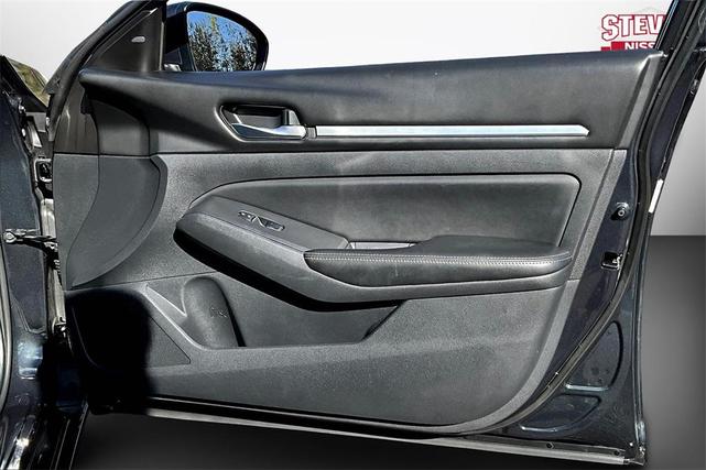 Photo of 2022 Storm Blue Metallic Nissan Altima