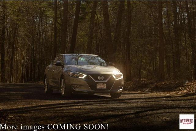 Photo of 2019 Magnetic Black Pearl Nissan Rogue Sport
