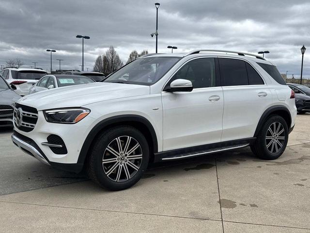 Photo of 2025 Polar White Mercedes-Benz GLE 450e