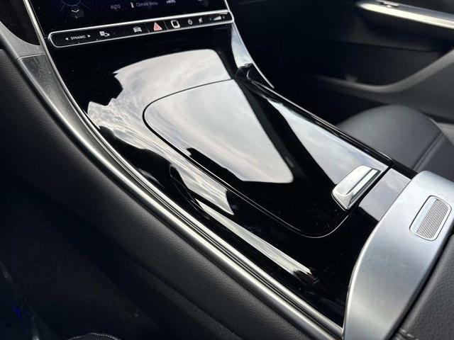 Photo of 2025 Polar White Mercedes-Benz GLC 300