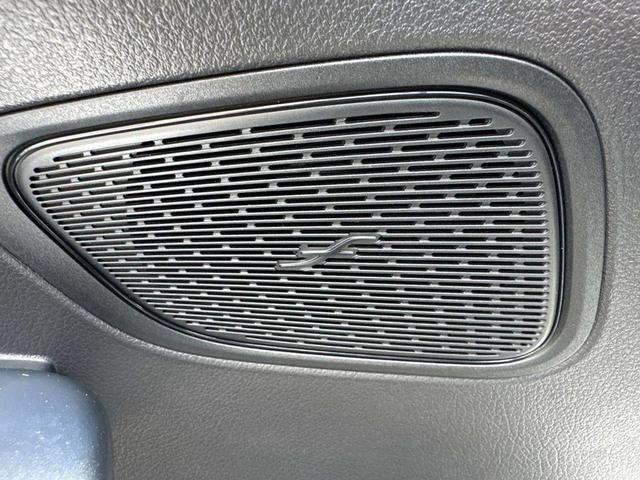 Photo of 2025 Polar White Mercedes-Benz GLC 300