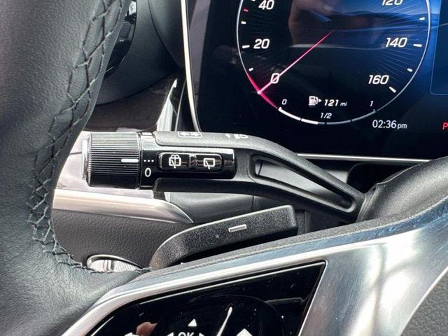 Photo of 2025 Polar White Mercedes-Benz GLC 300