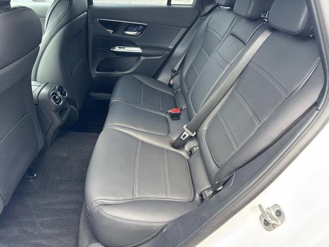 Photo of 2025 Polar White Mercedes-Benz GLC 300