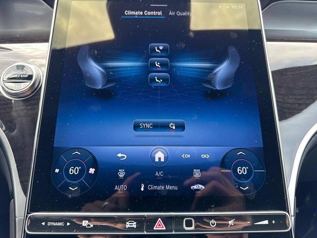 Photo of 2025 Polar White Mercedes-Benz GLC 300