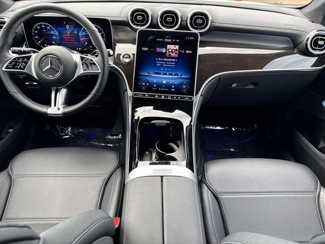 Photo of 2025 Polar White Mercedes-Benz GLC 300