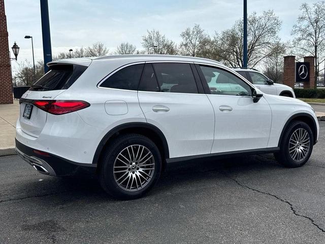 Photo of 2025 Polar White Mercedes-Benz GLC 300