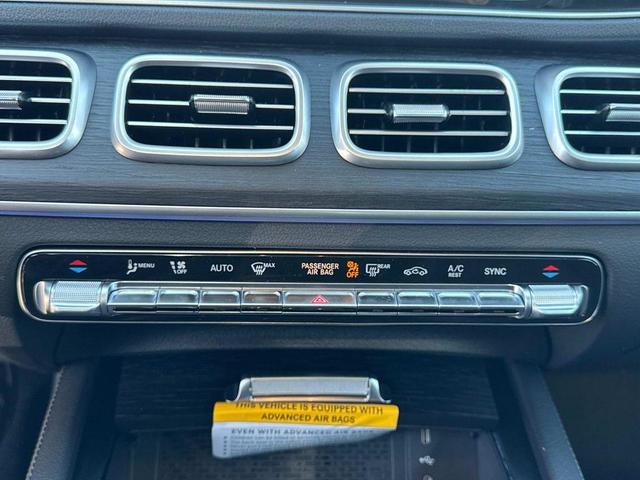 Photo of 2025 Obsidian Black Metallic Mercedes-Benz GLE 580