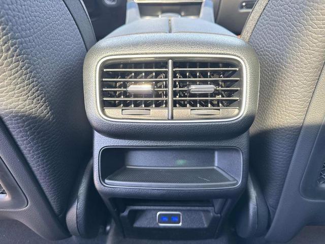 Photo of 2025 Obsidian Black Metallic Mercedes-Benz GLE 580