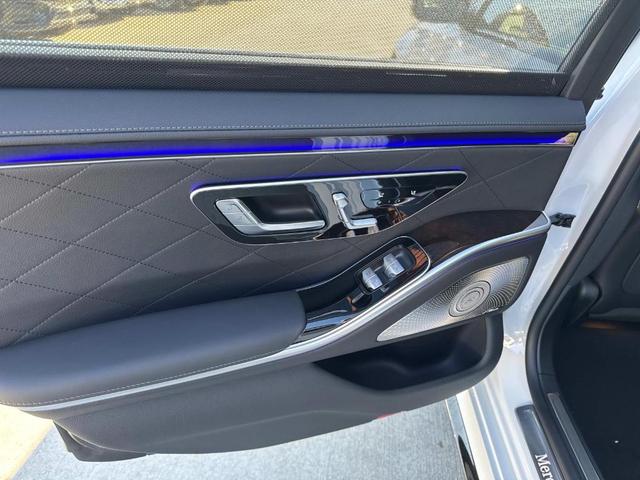 Photo of 2025 White Mercedes-Benz S-Class