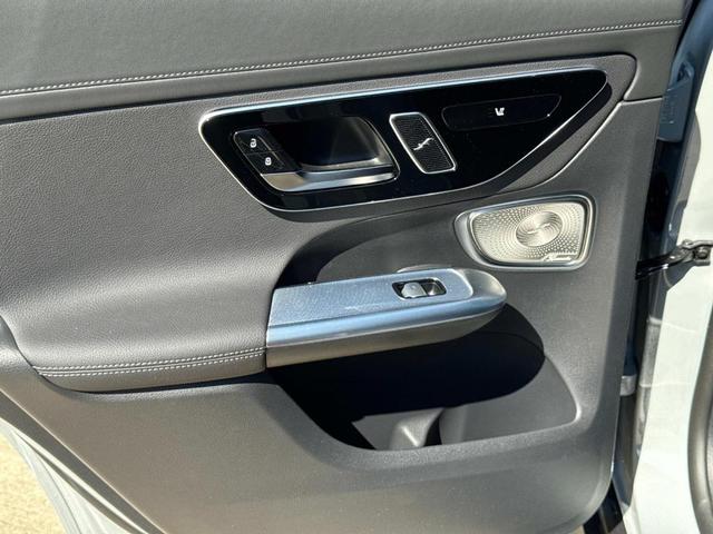 Photo of 2025 Alpine Gray Mercedes-Benz GLC 300