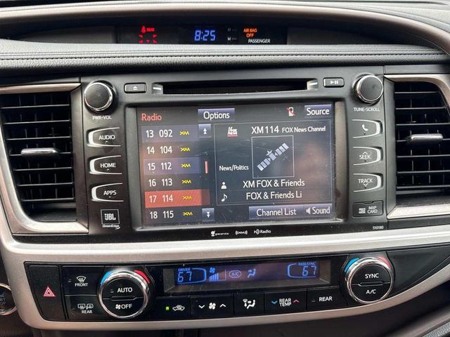 Photo of 2017 Midnight Black Metallic Toyota Highlander