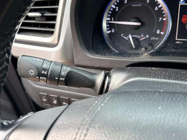 Photo of 2017 Midnight Black Metallic Toyota Highlander