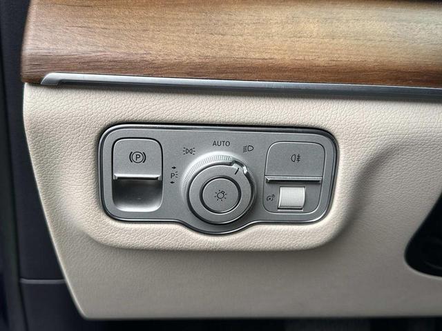 Photo of 2022 Lunar Blue Metallic Mercedes-Benz GLE 350