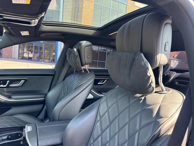 Photo of 2022 Black Mercedes-Benz S-Class