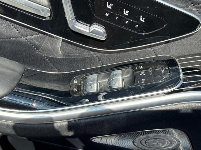 Photo of 2022 Black Mercedes-Benz S-Class