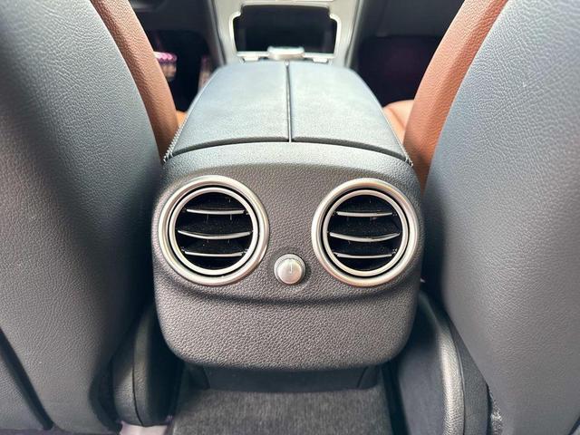 Photo of 2021 Brilliant Blue Metallic Mercedes-Benz C-Class