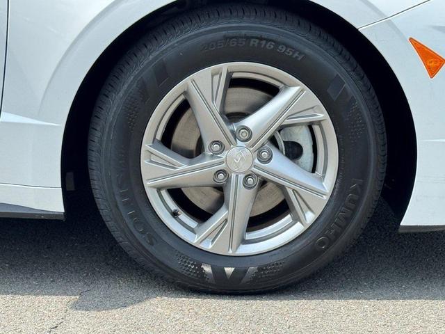 Photo of 2022 Quartz White Hyundai SONATA