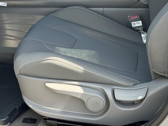 Photo of 2025 Fluid Metal Hyundai ELANTRA