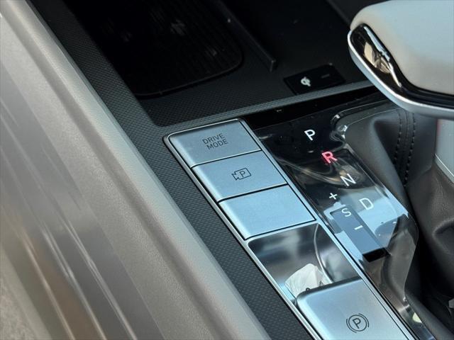 Photo of 2025 Fluid Metal Hyundai ELANTRA