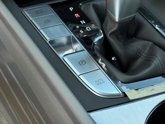Photo of 2025 Fluid Metal Hyundai ELANTRA