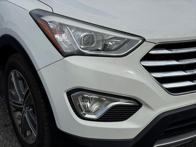 Photo of 2016 Monaco White Hyundai SANTA FE