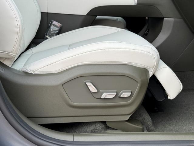 Photo of 2025 Ecotronic Gray Matte Hyundai SANTA FE HEV
