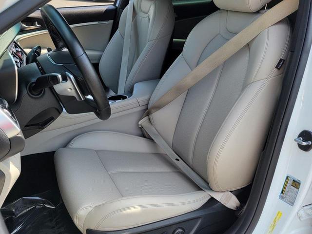 Photo of 2022 Uyuni White Genesis G70