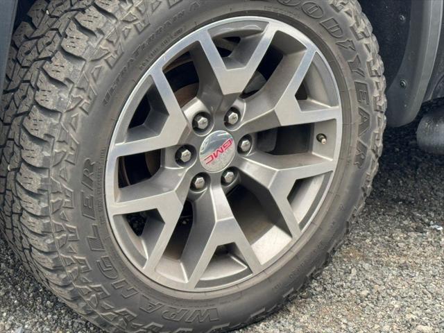 Photo of 2017 Dark Slate Metallic GMC Sierra 1500