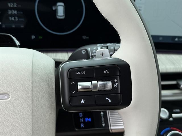 Photo of 2025 Phantom Black Hyundai SANTA FE HEV