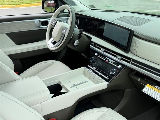 Photo of 2025 Phantom Black Hyundai SANTA FE HEV