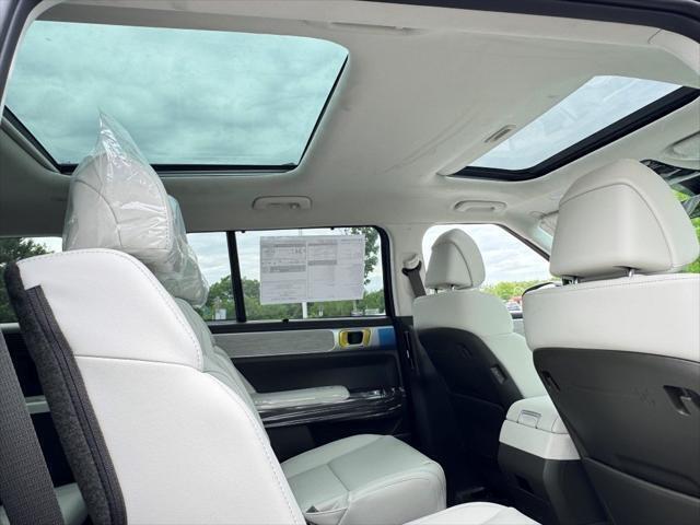 Photo of 2025 Phantom Black Hyundai SANTA FE HEV