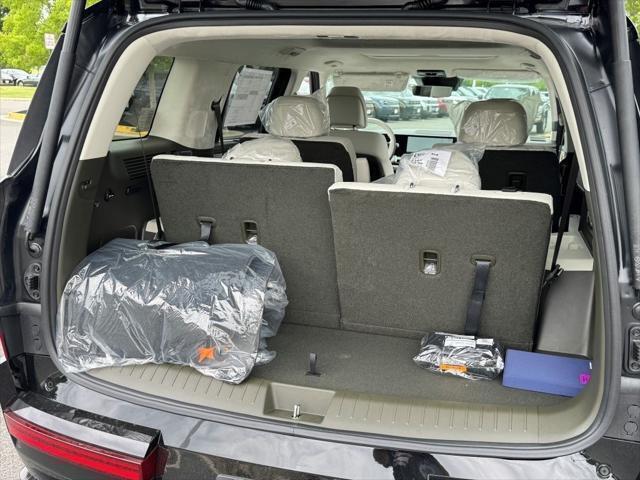 Photo of 2025 Phantom Black Hyundai SANTA FE HEV