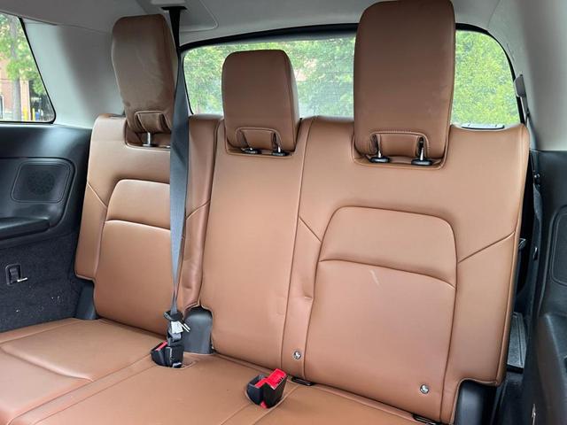 Photo of 2022 Boulder Gray Pearl Nissan Pathfinder