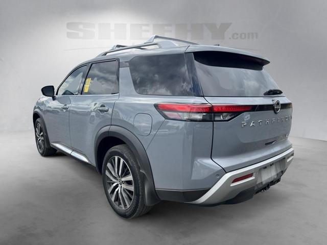 Photo of 2022 Boulder Gray Pearl Nissan Pathfinder