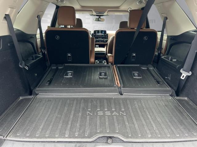 Photo of 2022 Boulder Gray Pearl Nissan Pathfinder