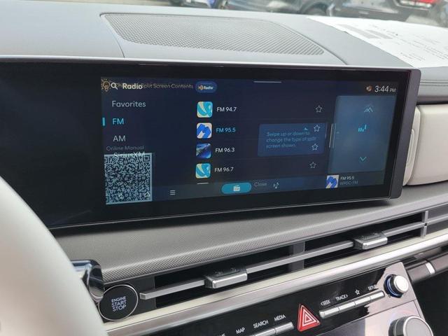 Photo of 2026 Shimmering Silver Hyundai SANTA FE