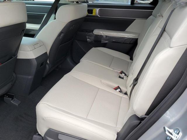 Photo of 2026 Shimmering Silver Hyundai SANTA FE