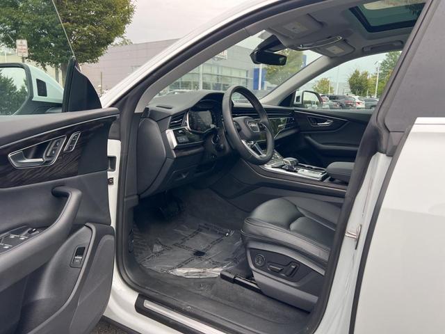 Photo of 2022 Glacier White Audi Q8