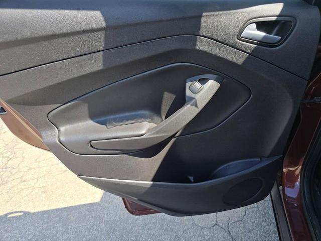 Photo of 2018 Red Ford Escape