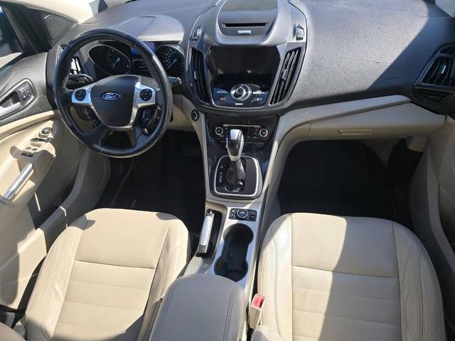 Photo of 2013 Blue Ford Escape
