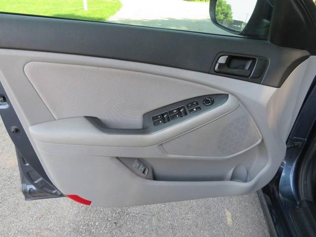 Photo of 2015 Blue Kia Optima