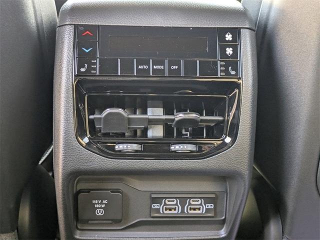 Photo of 2025 Silver Zynith Jeep Grand Cherokee L