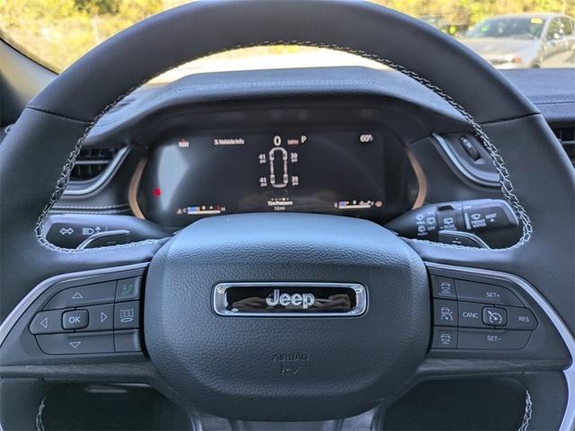 Photo of 2025 Silver Zynith Jeep Grand Cherokee L