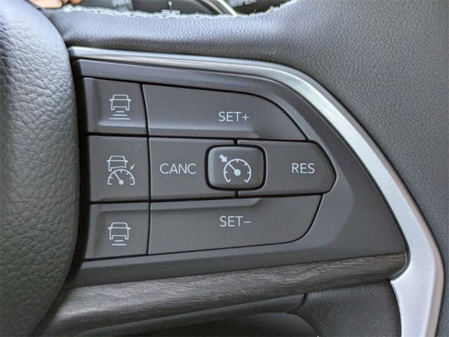 Photo of 2025 Silver Zynith Jeep Grand Cherokee L